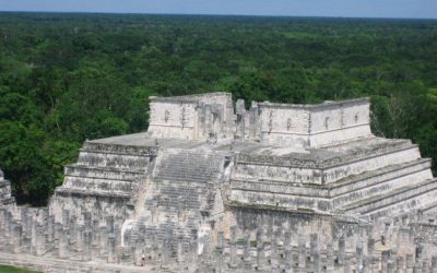 CHICHEN ITZA PYRAMID/ YUCATAN MEXICO